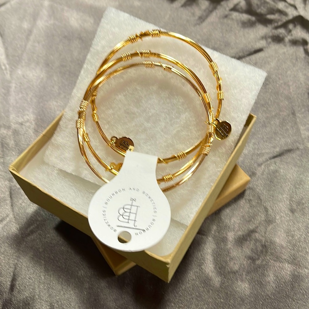 NWT Bourbon and Bowties Gold plain bangles